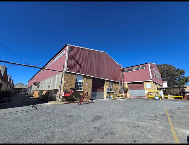 9,058M² FACTORY FOR SALE IN TUNNEY